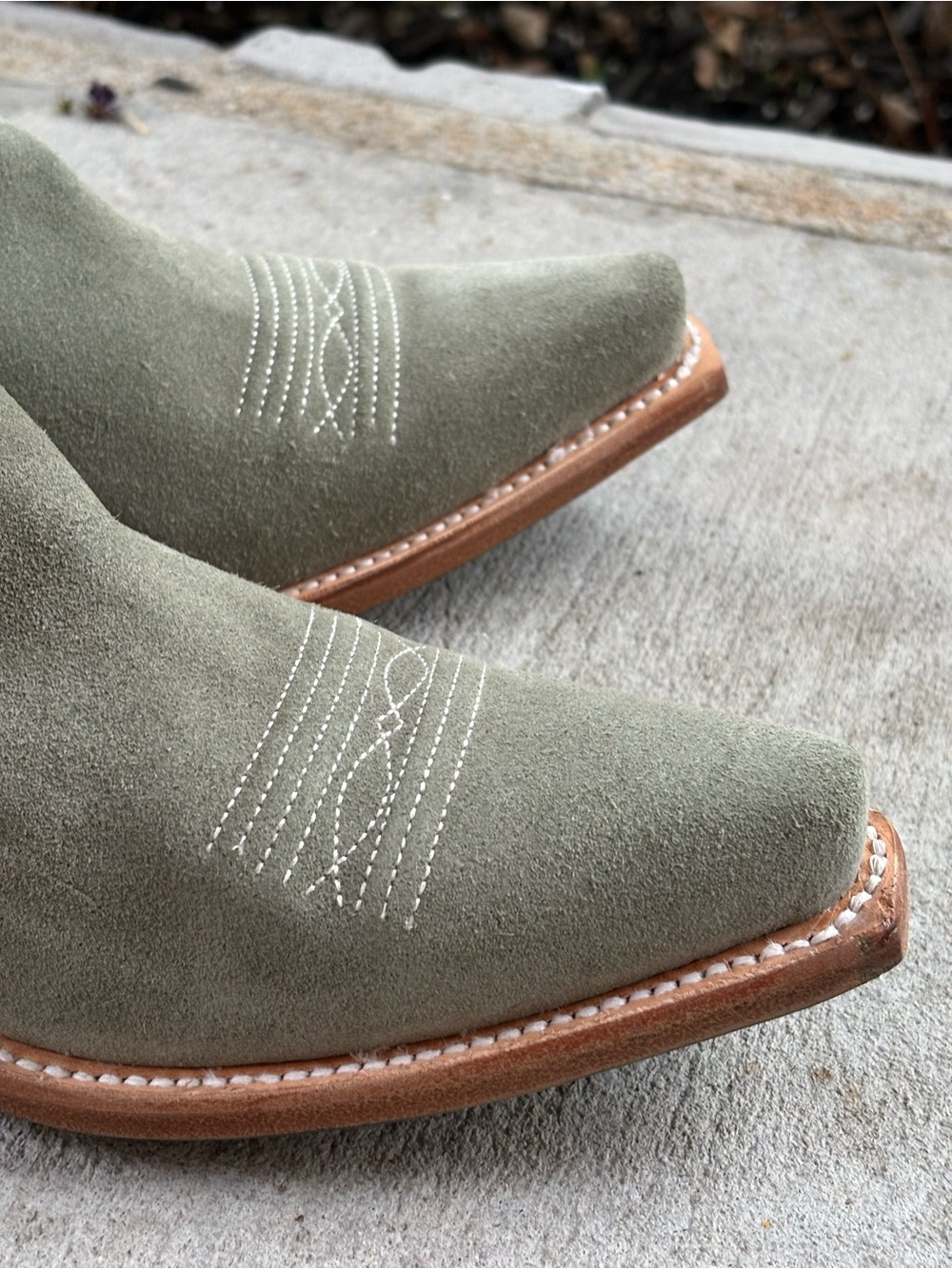 Buck & Brana Women’s Boots - Suede Embroidered Olive Greenish Gray - Size 10 NIB - Picture 6 of 13